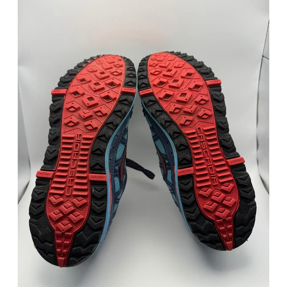 Brooks conquer elements